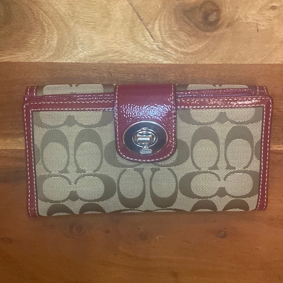 Coach Handbags - Coach Purple Patent Leather Wallet - Like New (Never Used)